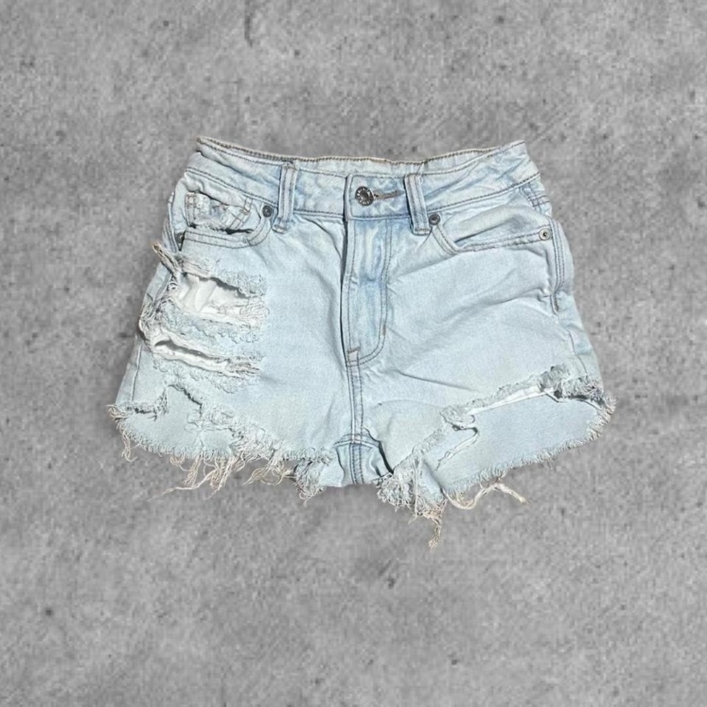 Vintage Y2K booty shorts American Eagle light wash denim shorts #denimshorts